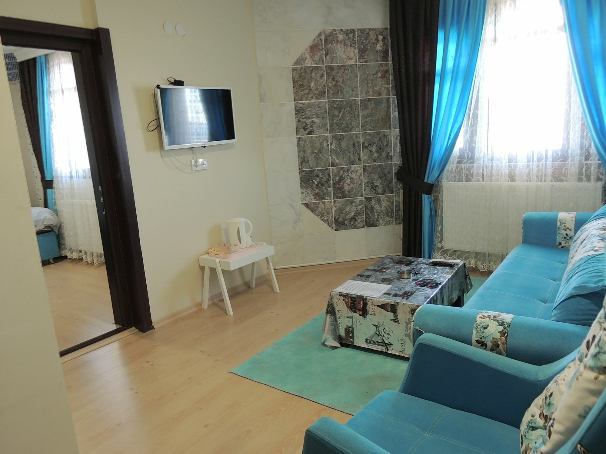 Haznedar Koeskue Aparthotel บูยูกเชกเมเช ภายนอก รูปภาพ