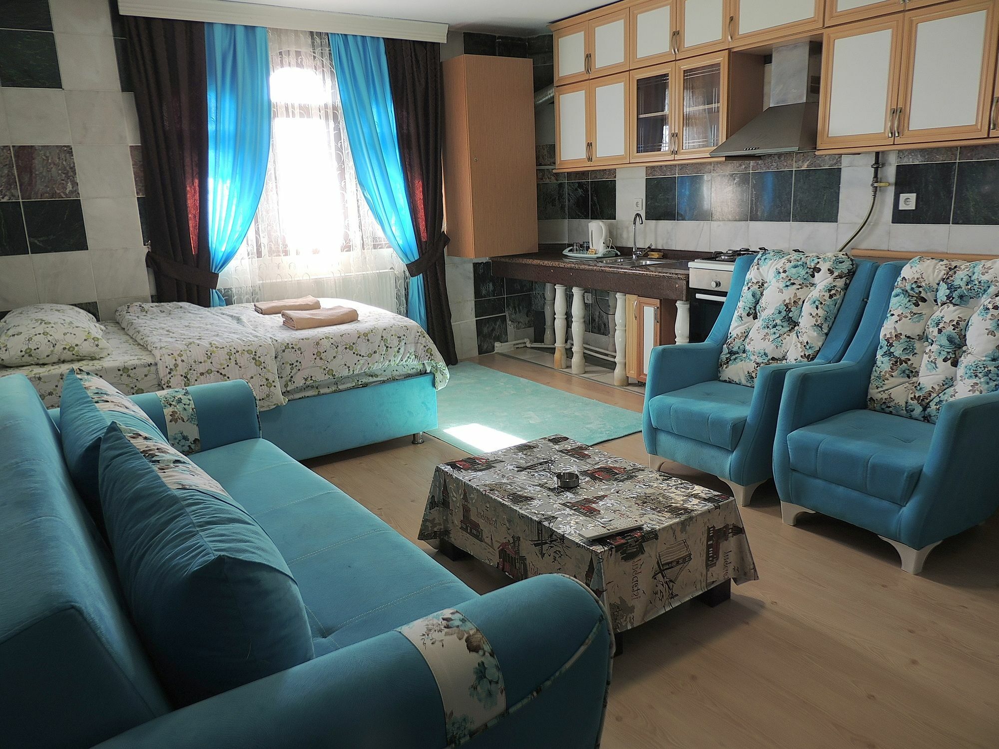 Haznedar Koeskue Aparthotel บูยูกเชกเมเช ภายนอก รูปภาพ